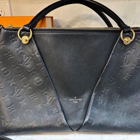Louis Vuitton V Tote MM Noir - Picture 3 of 16